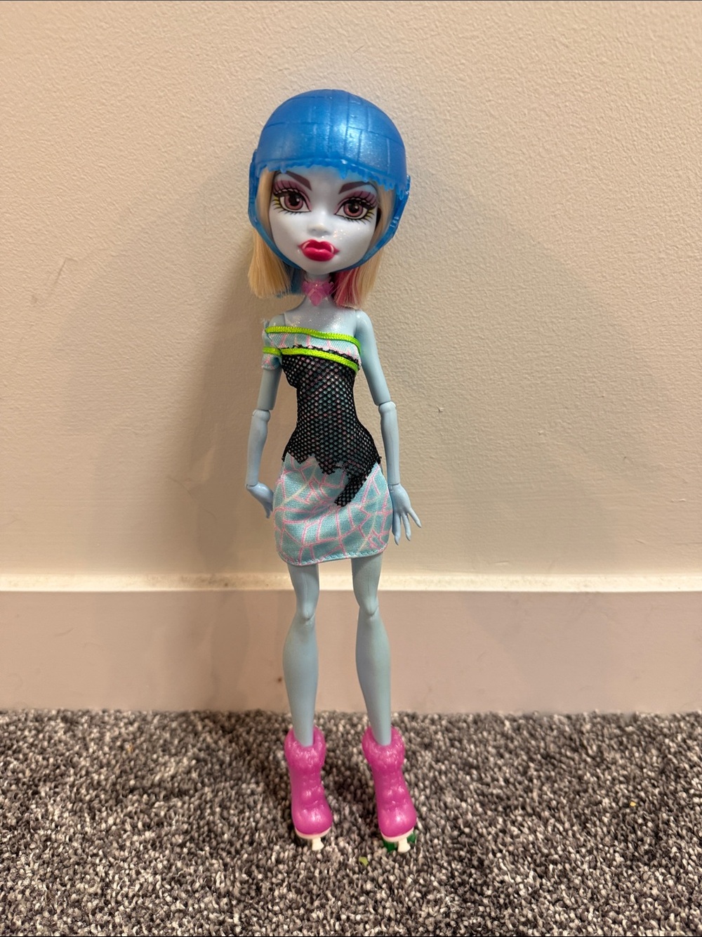 Monster High Abbey Roller Maze Doll